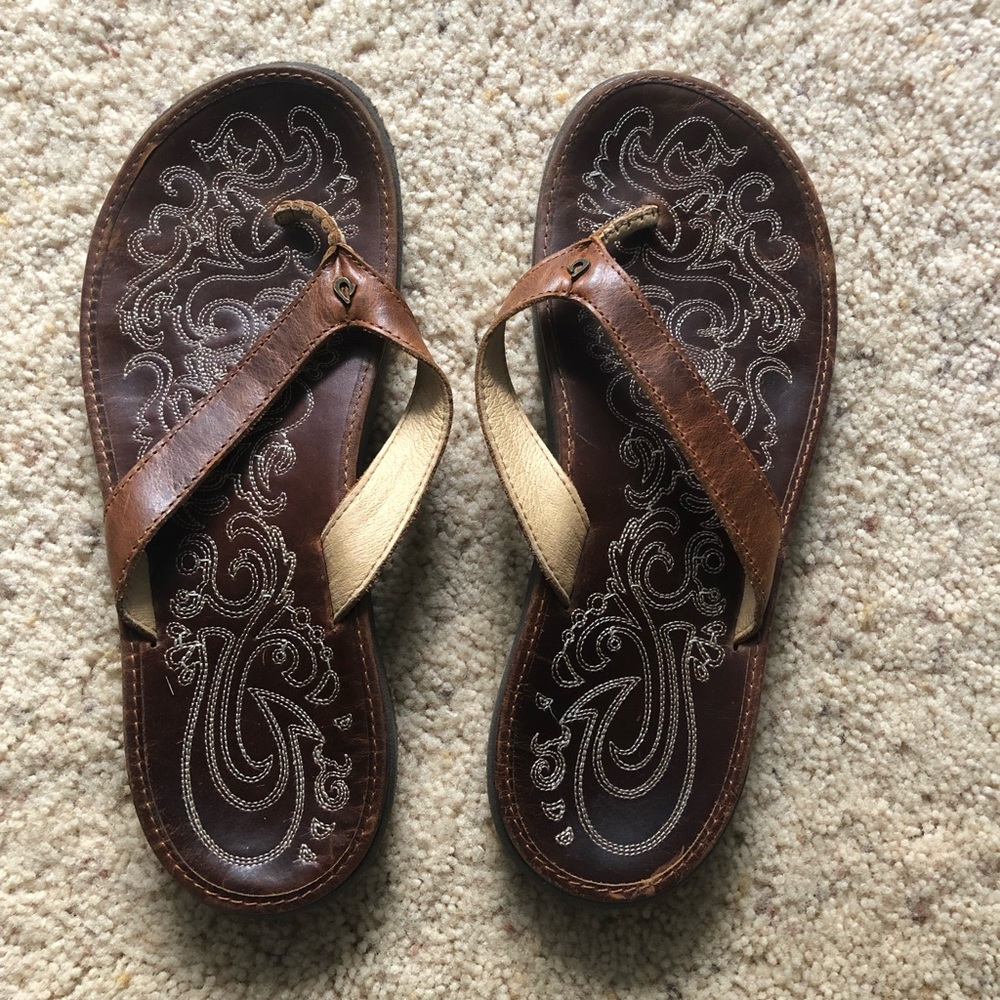 Olivia Paniolo Flip Flops Size 9